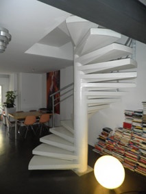 MAISON LOFT : ESCALIER  APRES TRAVAUX